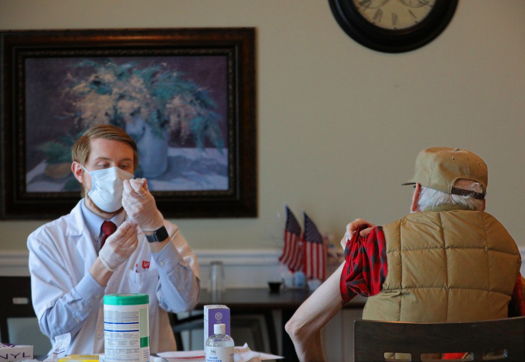 Pharmacies continue COVID-19 vaccine delivery Monday